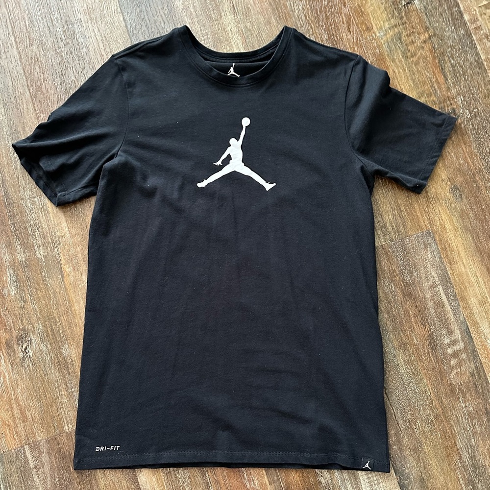Black medium Jordan shirt
